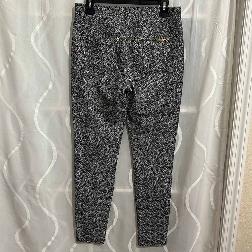 Michael Kors Black & White Floral Print Leggings, Size Medium - Picture 3 of 7